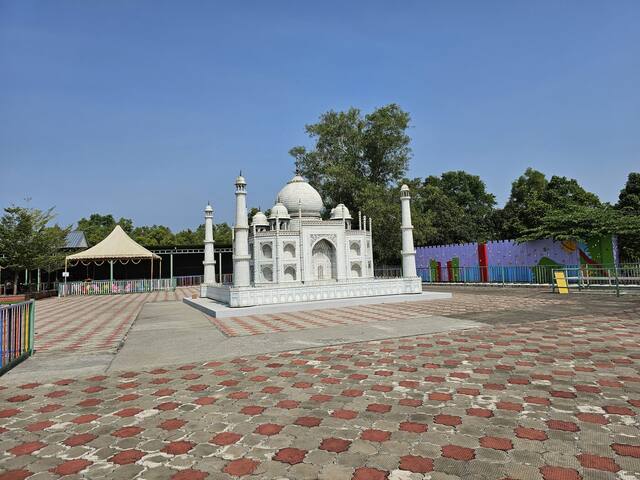Taj Mahal replica