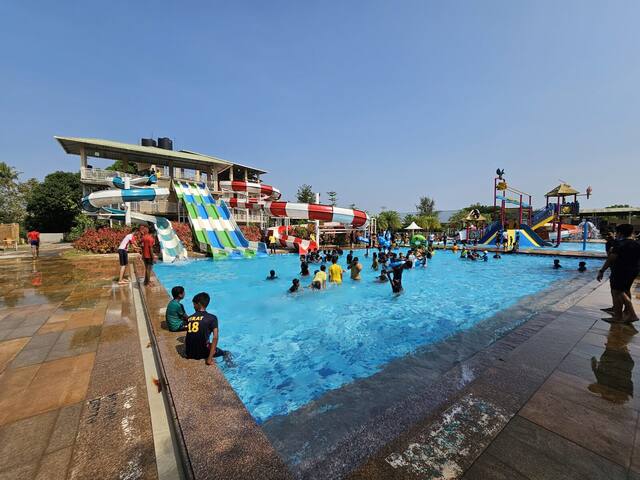 Wave pool