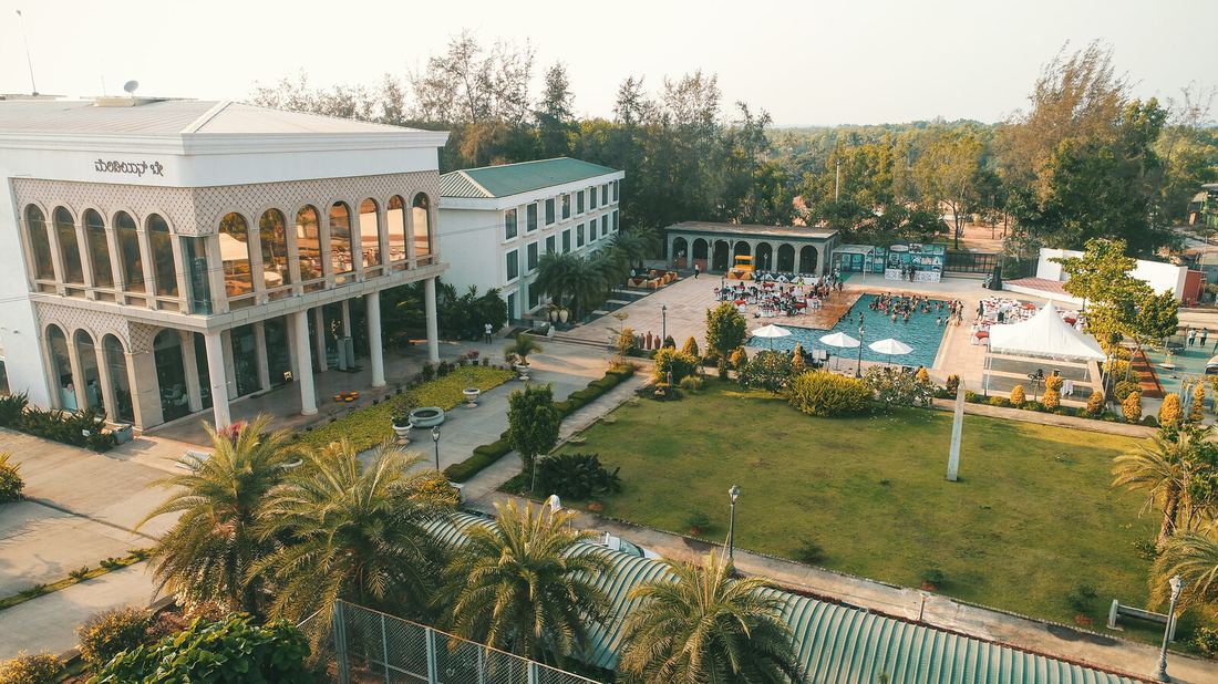 Club Meridian and grounds