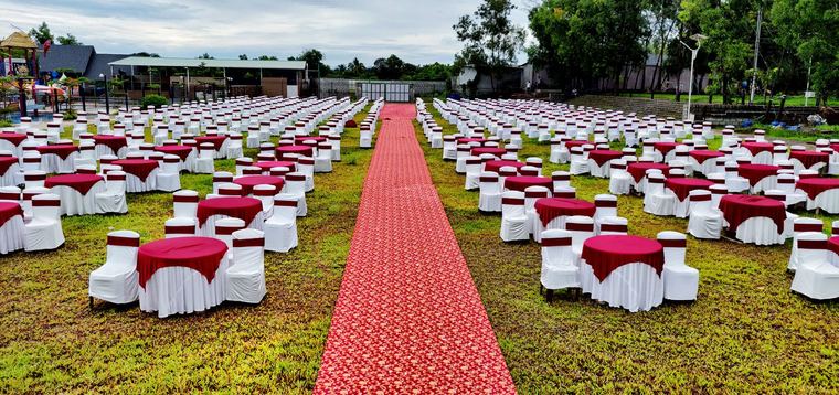 Banyan Tree lawn set for a reception