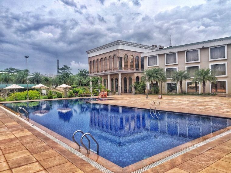 Resort swimming pool