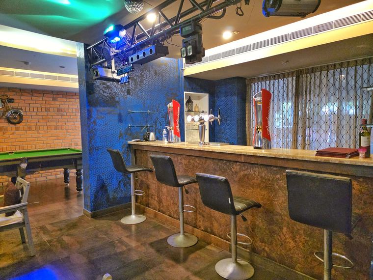 Club Meridian bar