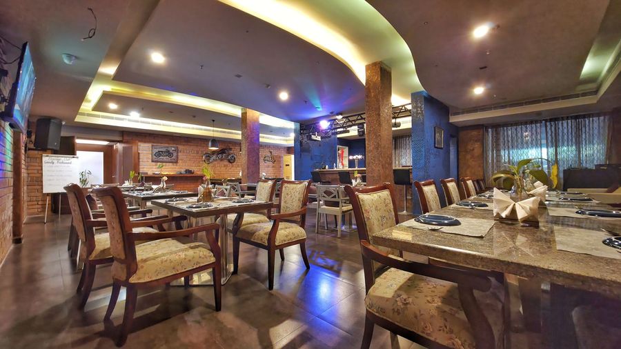 Club Meridian restaurant dining room