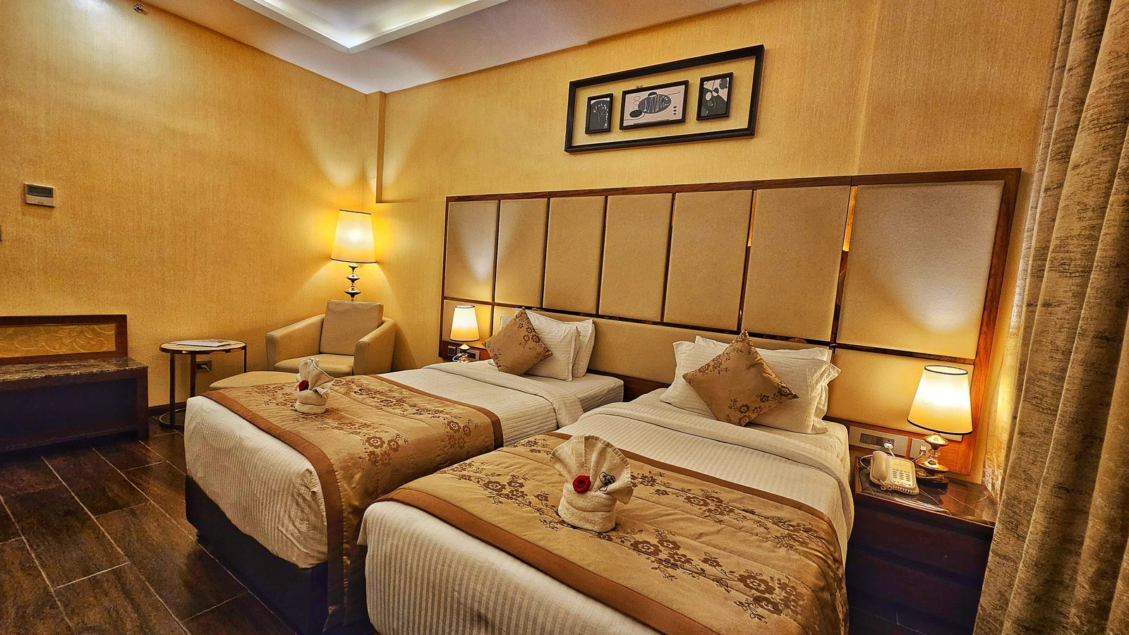 Club Room twin beds at UVA Meridian