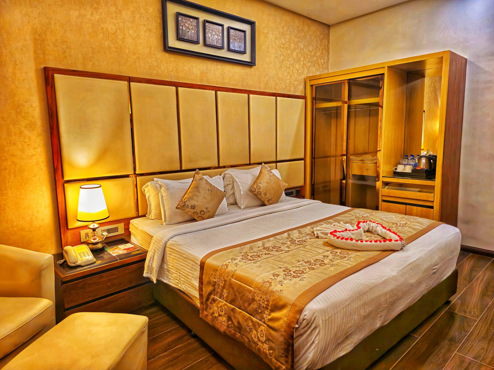 Superior Room with wardrobe closet at UVA Meridian